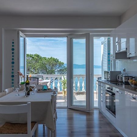 Apartment Bor - On The Beach Malinska Exterior photo