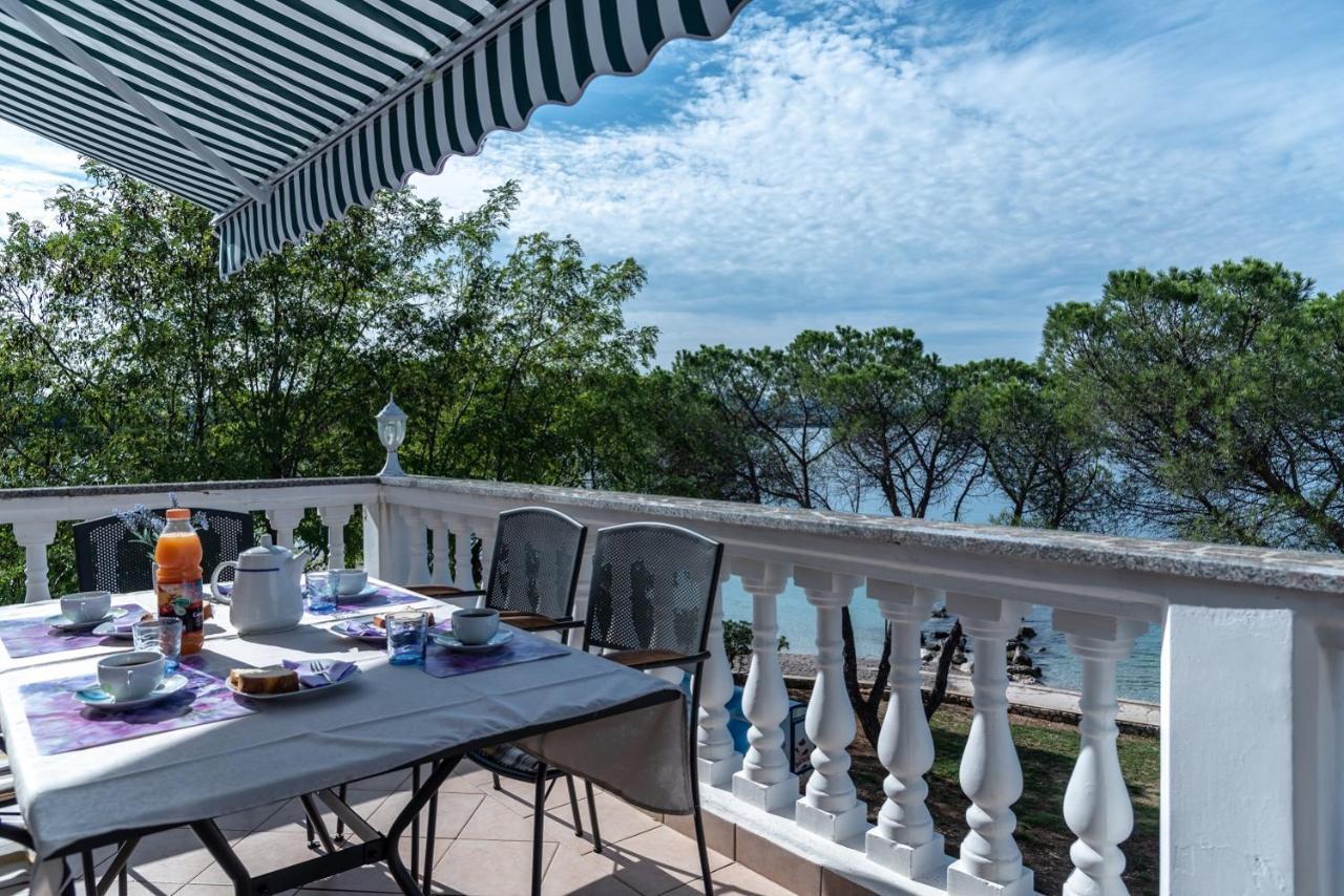 Apartment Bor - On The Beach Malinska Exterior photo